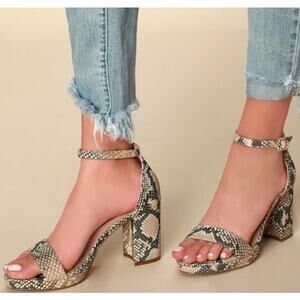 Steve Madden Block Heels 8.5 Beige Snake Print Leather Ankle Strap Vino Sandals